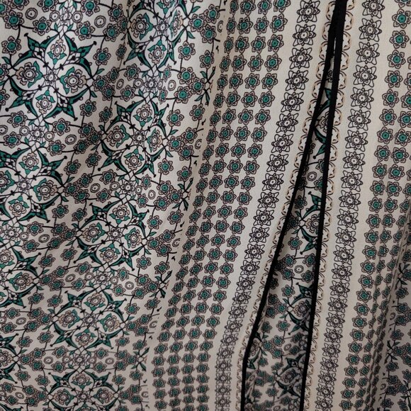 Max Studio Plus Size 1X 16-18 Boho Geometric Blouse Flowy Ivory Black Green - Picture 5 of 5